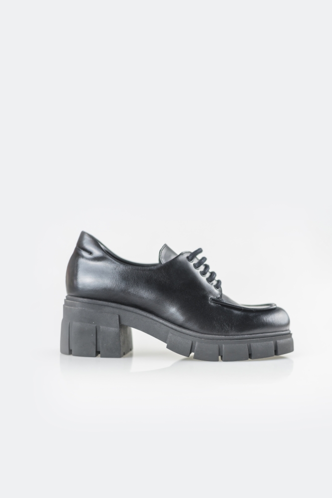 Zapato cordón piel plataforma tacón negro-Abril